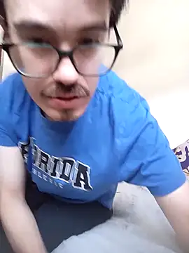 Snapshot of oscartres chatting on 19, 9, 2025 oscartres online show from 19, 9, 2025