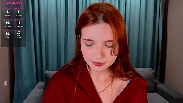 AnnieKim  online show from 17, 12, 2025