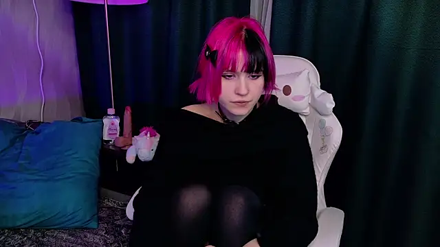 Snapshot of KikiMoor chatting on 23, 10, 2025 KikiMoor online show from 23, 10, 2025