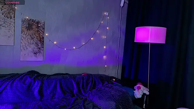 Snapshot of KikiMoor chatting on 28, 11, 2025 KikiMoor online show from 28, 11, 2025