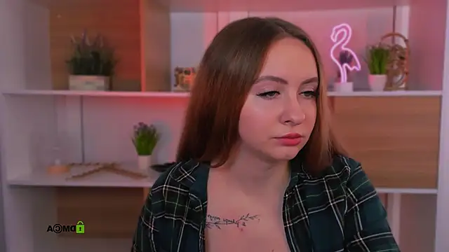 mila glow1 online show from 12, 10, 2025