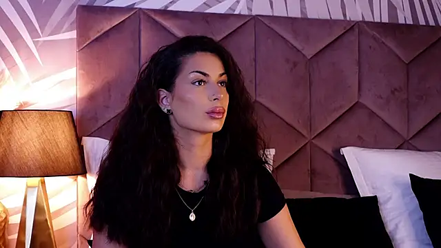 EvaRhea online show from 15, 10, 2025