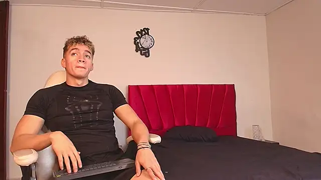 Snapshot of paull_george chatting on 21, 9, 2025 paull george online show from 21, 9, 2025