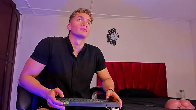 Snapshot of paull_george chatting on 22, 9, 2025 paull george online show from 22, 9, 2025