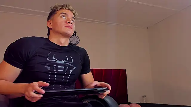 Snapshot of paull_george chatting on 26, 9, 2025 paull george online show from 26, 9, 2025