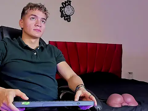 Snapshot of paull_george chatting on 27, 9, 2025 paull george online show from 27, 9, 2025