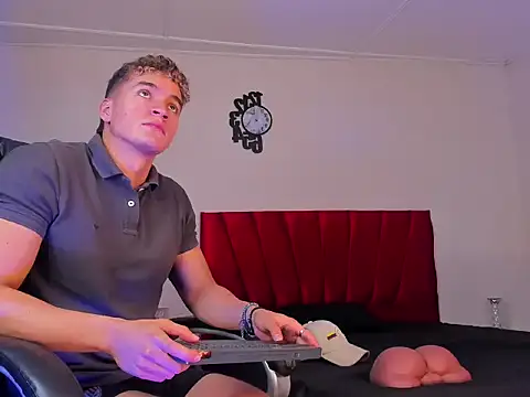 Snapshot of paull_george chatting on 7, 10, 2025 paull george online show from 7, 10, 2025