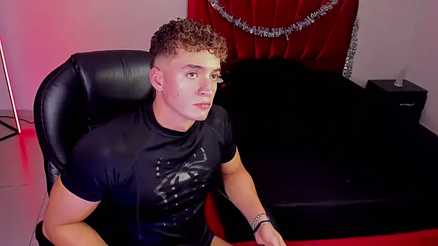 Snapshot of paull_george chatting on 14, 11, 2025 paull george online show from 14, 11, 2025