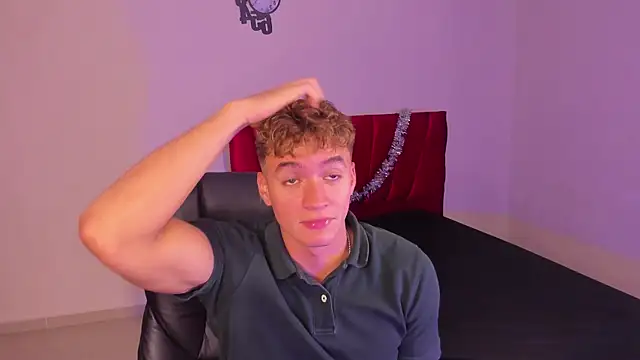 Snapshot of paull_george chatting on 22, 11, 2025 paull george online show from 22, 11, 2025