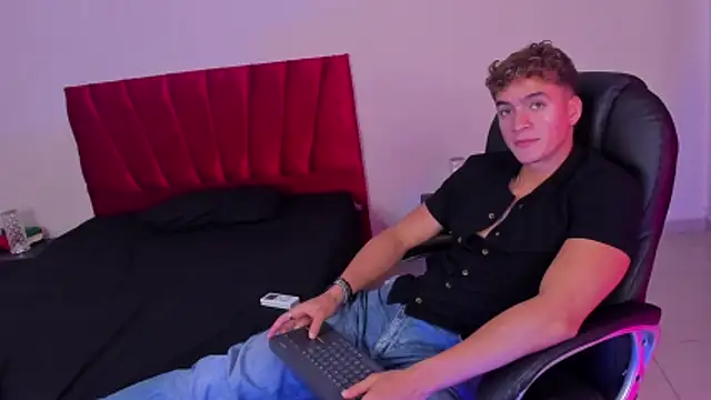 Snapshot of paull_george chatting on 29, 11, 2025 paull george online show from 29, 11, 2025