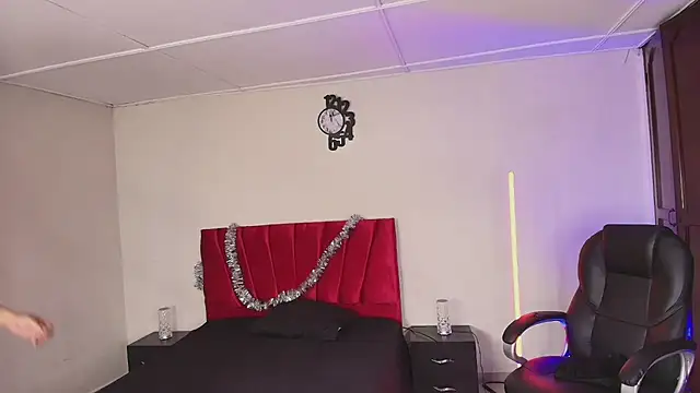 Snapshot of paull_george chatting on 2, 12, 2025 paull george online show from 2, 12, 2025