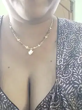 Snapshot of Geetha227 chatting on 28, 9, 2025 Geetha227 online show from 28, 9, 2025