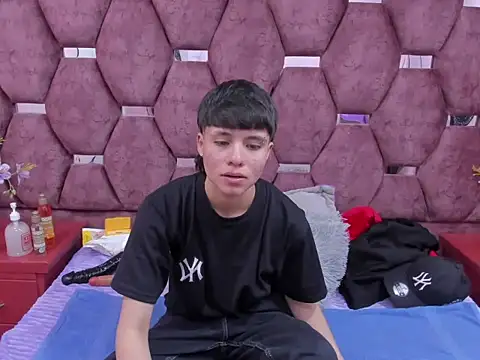 Bruno Cruzz online show from 5, 12, 2025