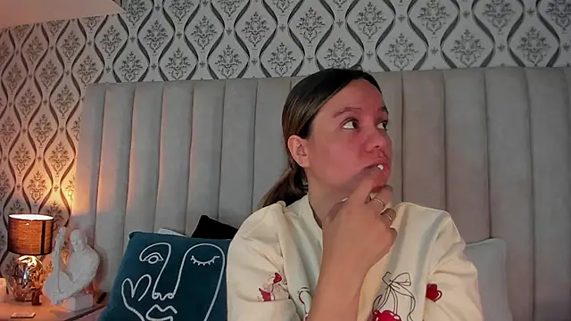 Sky Junne online show from 30, 3, 2026