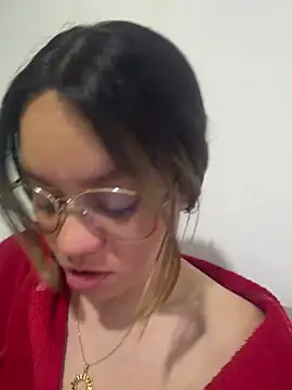 Sky Junne online show from 18, 4, 2026