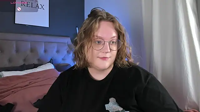 Snapshot of Alissa_S chatting on 8, 10, 2025 Alissa S online show from 8, 10, 2025