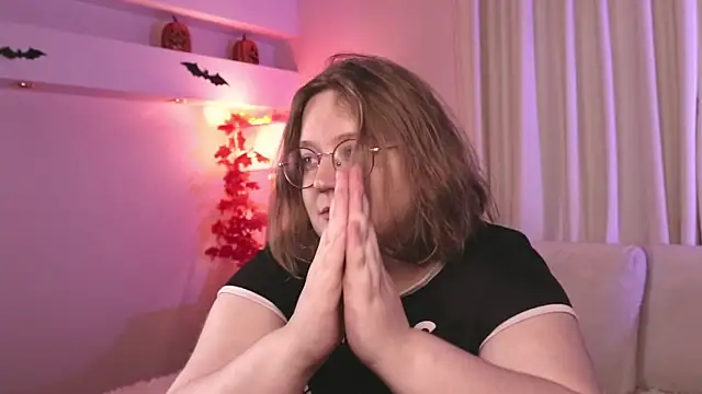 Snapshot of Alissa_S chatting on 30, 10, 2025 Alissa S online show from 30, 10, 2025