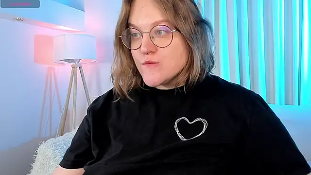 Snapshot of Alissa_S chatting on 11, 11, 2025 Alissa S online show from 11, 11, 2025