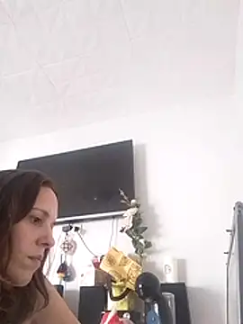 Snapshot of lauflor chatting on 14, 2, 2026 lauflor online show from 14, 2, 2026