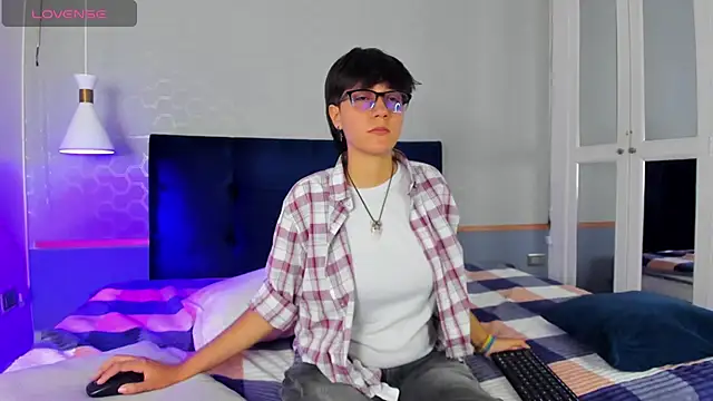 Tsuki Maru online show from 16, 9, 2025