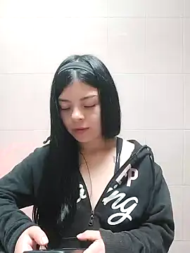 LunaJacobs online show from 15, 4, 2026