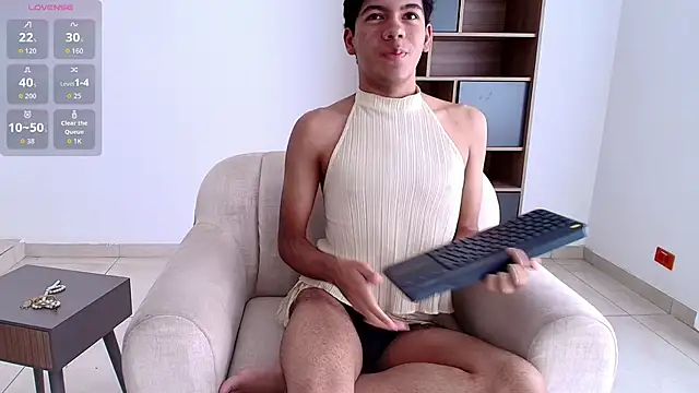 Snapshot of E_R_O_S_ chatting on 8, 11, 2025 E R O S online show from 8, 11, 2025