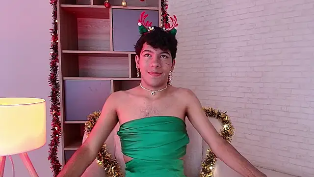 Snapshot of E_R_O_S_ chatting on 28, 11, 2025 E R O S online show from 28, 11, 2025