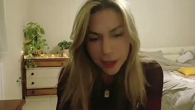 Snapshot of wonderalice31 chatting on 4, 11, 2025 wonderalice31 online show from 4, 11, 2025