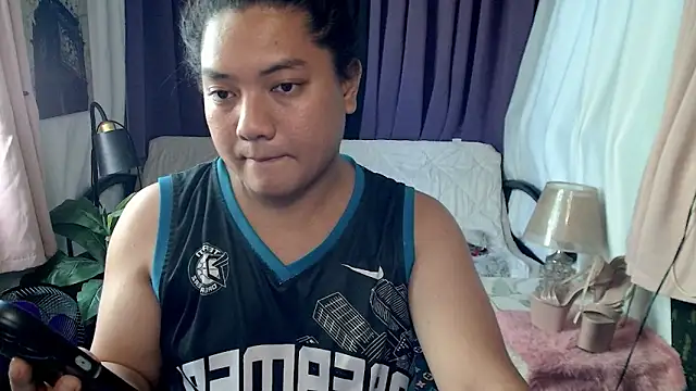 QueenieBrooks online show from 24, 3, 2026