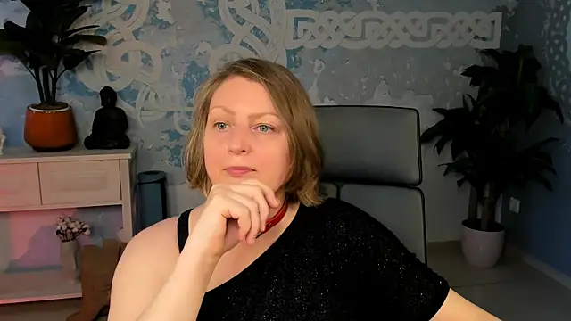 TiffanyBrauny online show from 10, 9, 2025