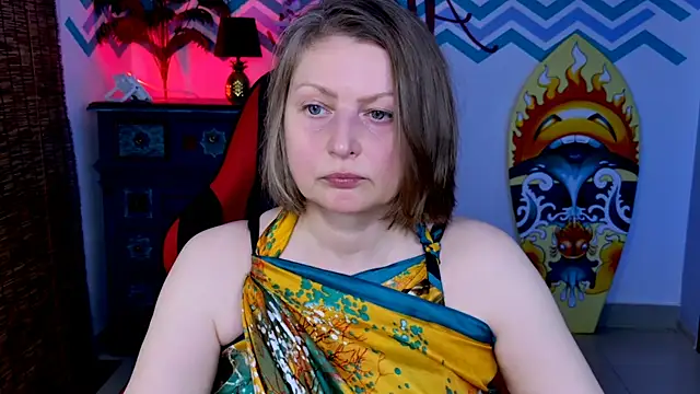 TiffanyBrauny online show from 13, 10, 2025