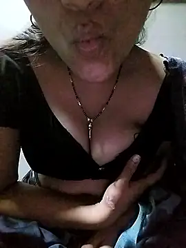 Snapshot of Hottestgirll chatting on 3, 11, 2025 Hottestgirll online show from 3, 11, 2025