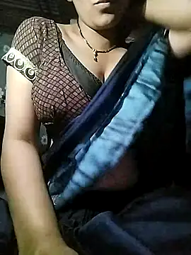 Snapshot of Hottestgirll chatting on 23, 11, 2025 Hottestgirll online show from 23, 11, 2025