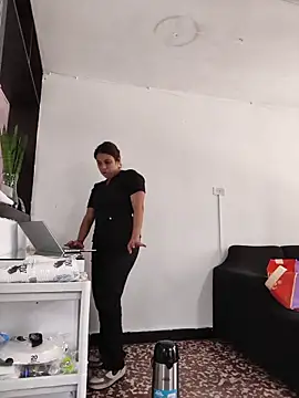 GabyMontenegro online show from 11, 2, 2026