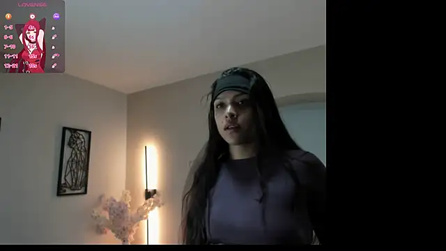 Mila Hank  online show from 15, 4, 2026