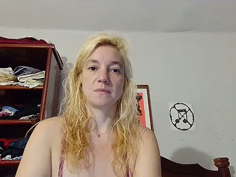 Snapshot of Senhoritajesus42 chatting on 27, 3, 2026 Senhoritajesus42 online show from 27, 3, 2026