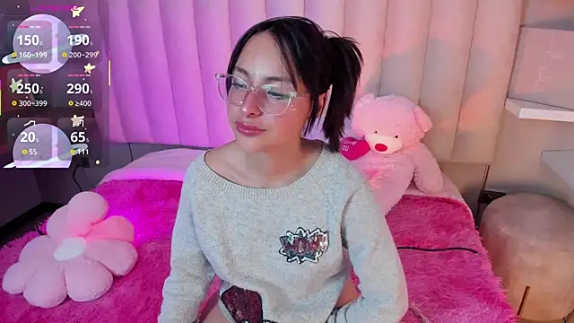 Snapshot of Annie__2 chatting on 23, 12, 2025 Annie 2 online show from 23, 12, 2025