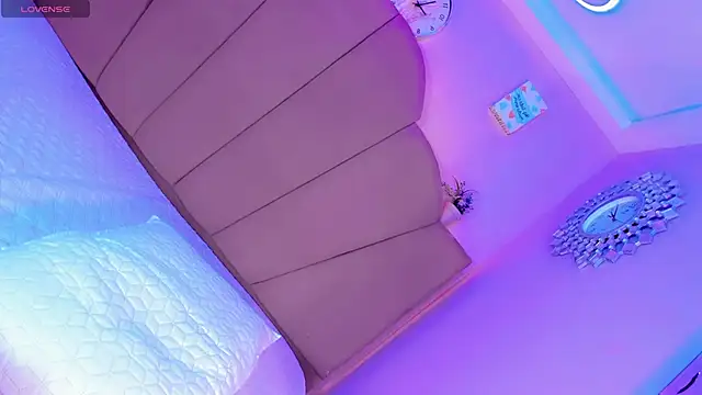 Snapshot of Nauthy_girl chatting on 11, 9, 2025 Nauthy girl online show from 11, 9, 2025