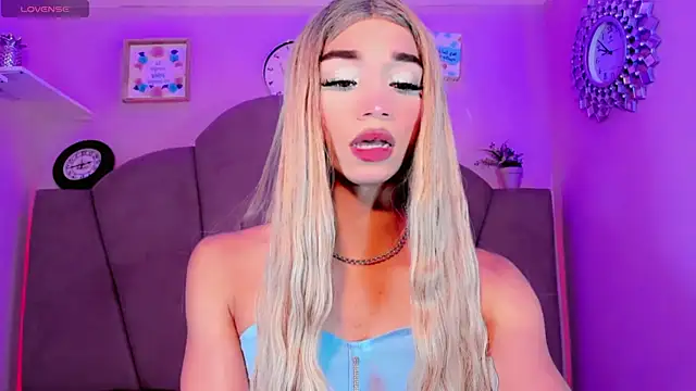 Snapshot of Nauthy_girl chatting on 9, 10, 2025 Nauthy girl online show from 9, 10, 2025