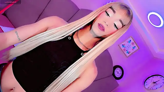 Snapshot of Nauthy_girl chatting on 13, 10, 2025 Nauthy girl online show from 13, 10, 2025