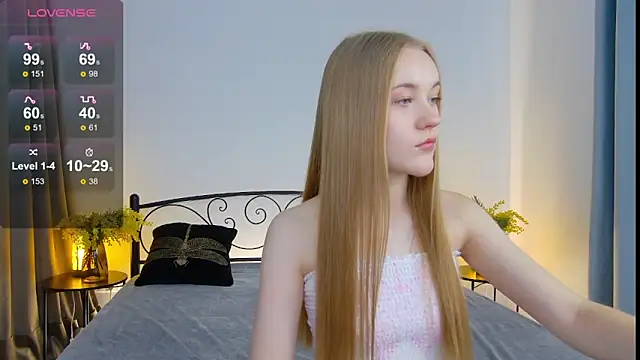 KumiKruz online show from 19, 9, 2025