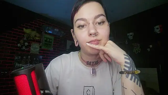 Snapshot of MessalinaOfficial chatting on 17, 9, 2025 MessalinaOfficial online show from 17, 9, 2025