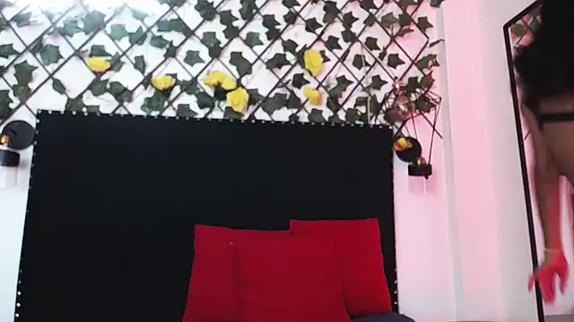 Snapshot of vwildcatper chatting on 27, 10, 2025 vwildcatper online show from 27, 10, 2025