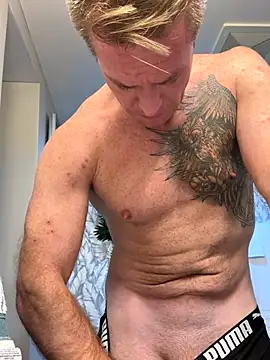 Snapshot of DILFiGuess11 chatting on 24, 10, 2025 DILFiGuess11 online show from 24, 10, 2025