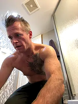 Snapshot of DILFiGuess11 chatting on 5, 11, 2025 DILFiGuess11 online show from 5, 11, 2025