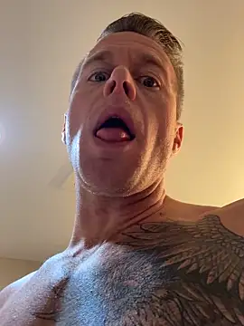 Snapshot of DILFiGuess11 chatting on 13, 11, 2025 DILFiGuess11 online show from 13, 11, 2025