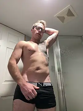 Snapshot of DILFiGuess11 chatting on 17, 11, 2025 DILFiGuess11 online show from 17, 11, 2025