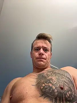 Snapshot of DILFiGuess11 chatting on 23, 11, 2025 DILFiGuess11 online show from 23, 11, 2025