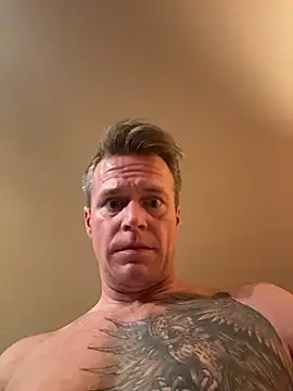 Snapshot of DILFiGuess11 chatting on 24, 11, 2025 DILFiGuess11 online show from 24, 11, 2025