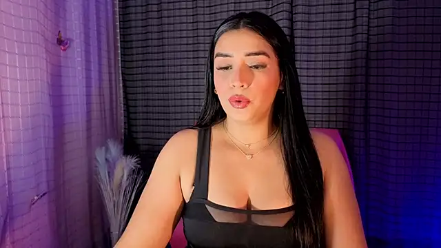 Kayleemorales online show from 17, 12, 2025